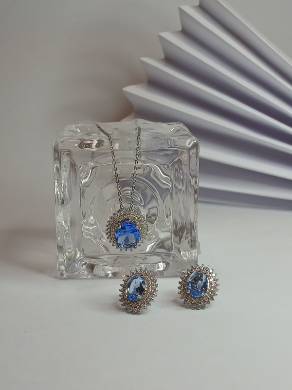 CONJUNTO BRINCO E COLAR PEDRA AZUL BANHO EM RÓDIO BRANCO - Image 2