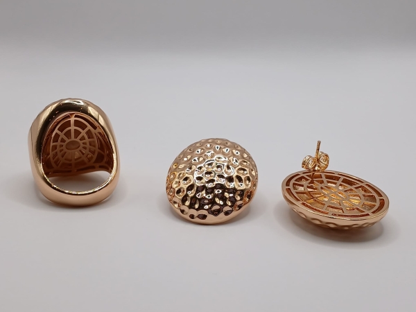 CONJUNTO ANEL E BRINCO DOURADO LISO - Image 2