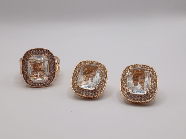 CONJUNTO ANEL E BRINCO DOURADO CRAVEJADO - Image 3