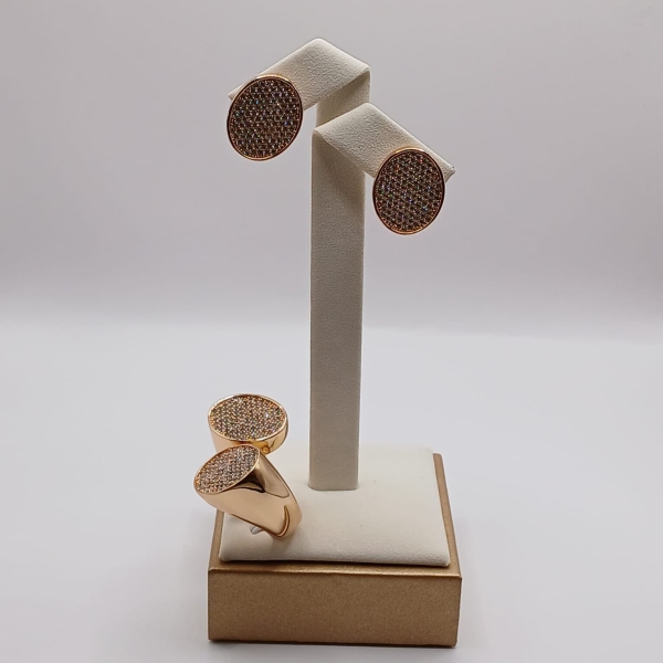 CONJUNTO BRINCO E ANEL CRAVEJADO BANHO EM OURO - Image 2