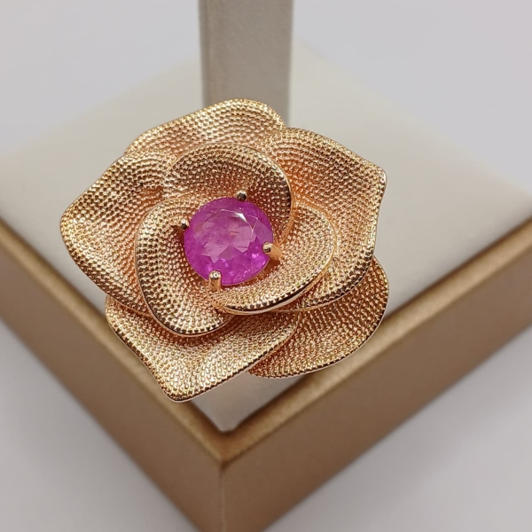 CONJUNTO BRINCO E ANEL FLOR LILÁS BANHO EM OURO - Image 3