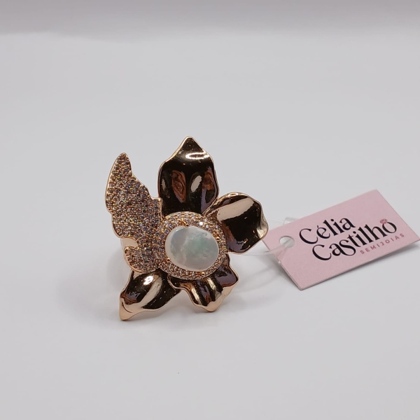 ANEL DE FLOR DOURADO CRAVEJADO - Image 2